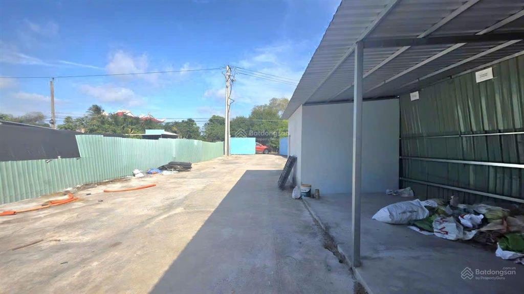 Cần bán nhà xưởng phước hội gần biển ngay sau ubnd xã phước hải 1700m2 ngang 8.5x102m nở hậu 19.5m