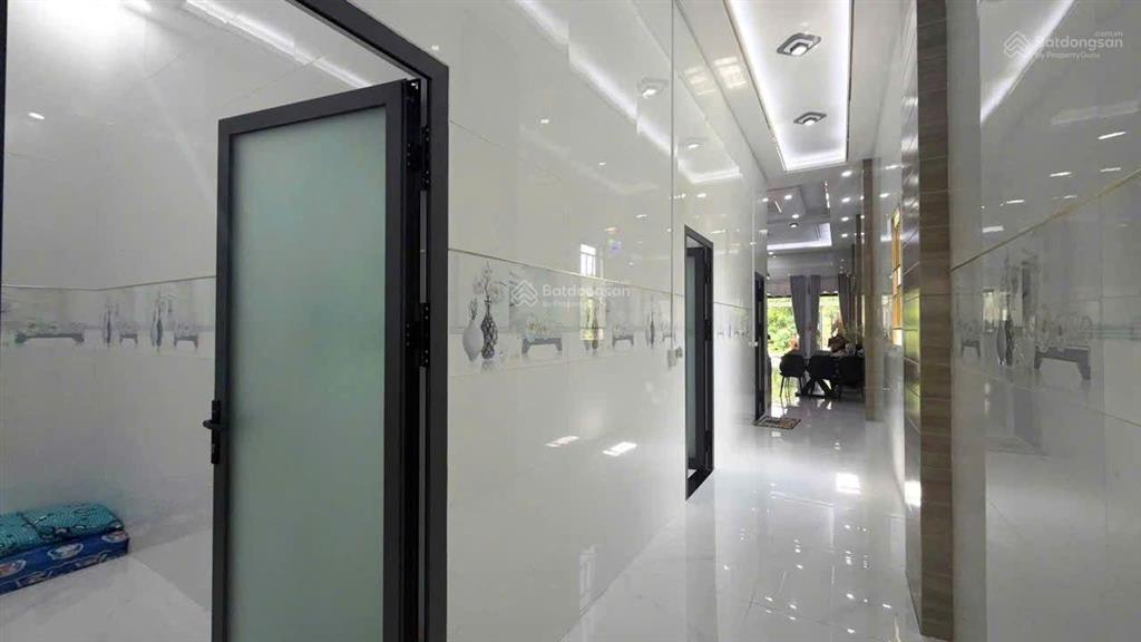 Căn nhà xã phước hải  tp hcm cách biển 3,5km.
diện tích 5x32159,5, sẵn 100m thổ cư.