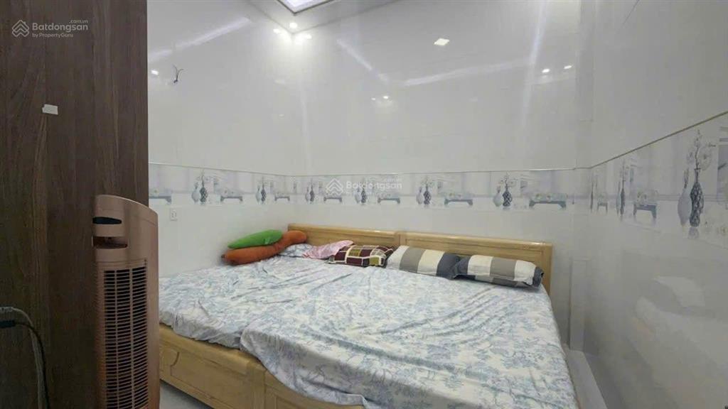 Căn nhà xã phước hải  tp hcm cách biển 3,5km.
diện tích 5x32159,5, sẵn 100m thổ cư.