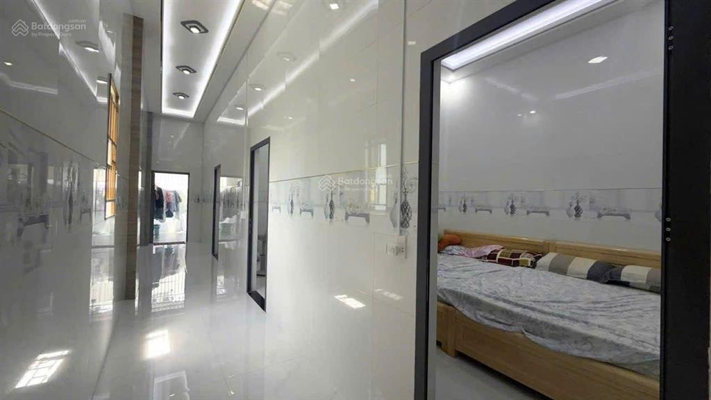 Căn nhà xã phước hải  tp hcm cách biển 3,5km.
diện tích 5x32159,5, sẵn 100m thổ cư.