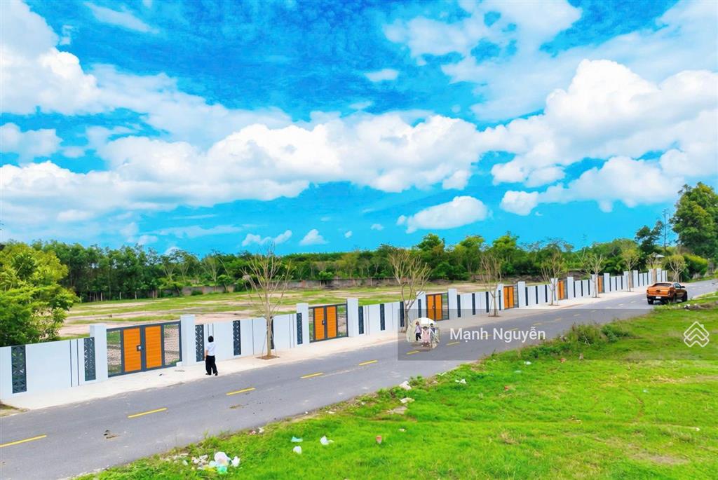 Lô liên kề  thị trấn phước hải  ngay tỉnh lộ 44b cách biển chỉ 5km cạnh bên khu dân cư phan gia