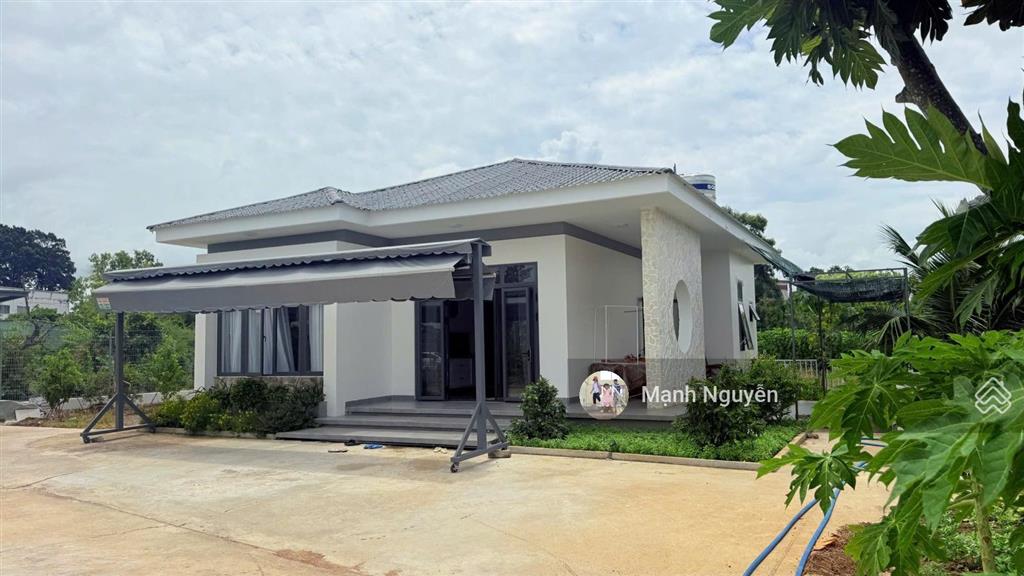 Nhà vườn mái thái 3015m2 trung tâm
dt 3015m227,7x66 nở hậu 66m có 207m thổ cư
mặt tiền đường ng