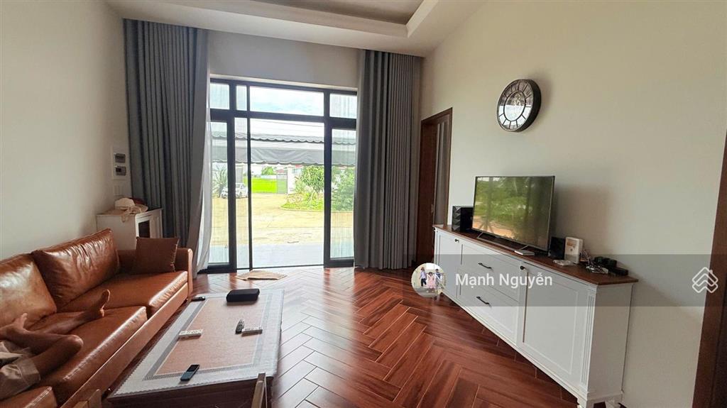 Nhà vườn mái thái 3015m2 trung tâm
dt 3015m227,7x66 nở hậu 66m có 207m thổ cư
mặt tiền đường ng
