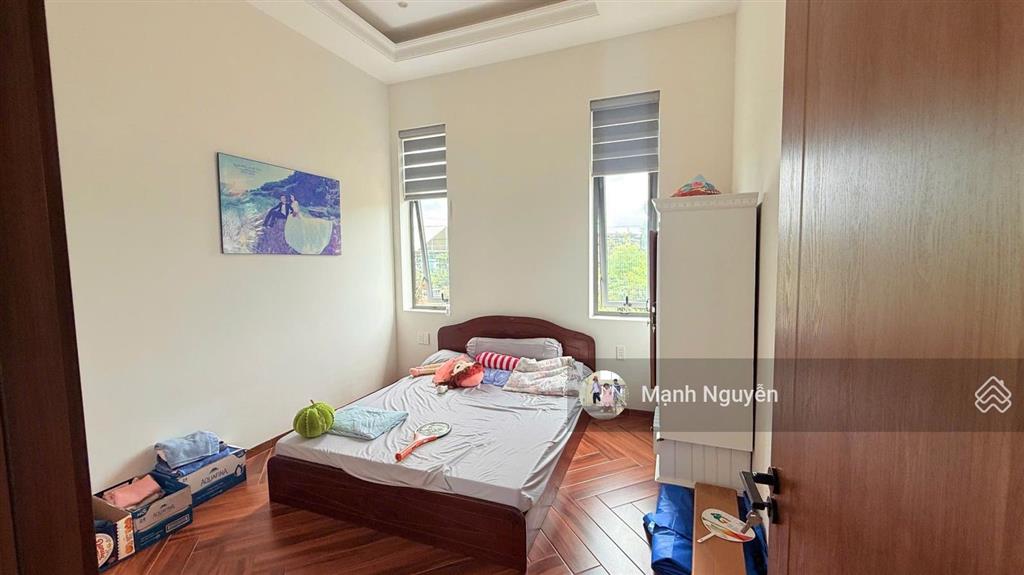 Nhà vườn mái thái 3015m2 trung tâm
dt 3015m227,7x66 nở hậu 66m có 207m thổ cư
mặt tiền đường ng