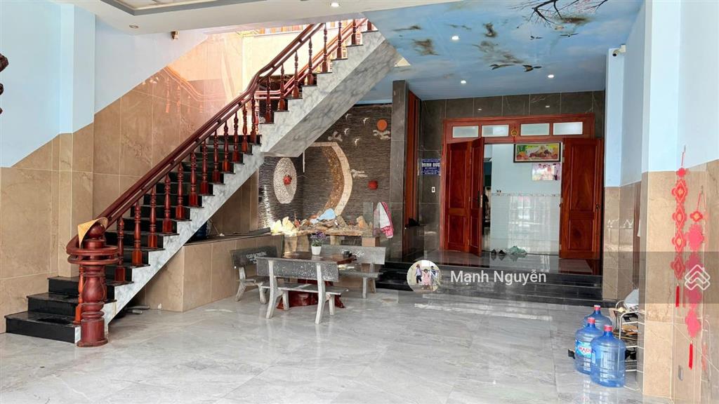 View núi cực đẹp  bán nhà tặng đất
dt 230m2  6x40  100m² thổ cư
mặt tiền đường nhựa số 2