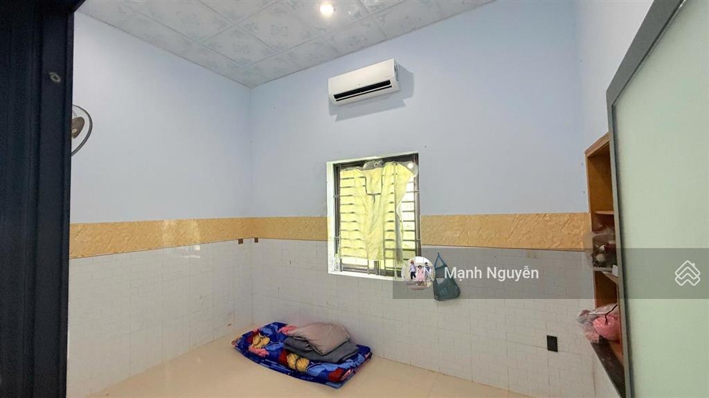 View núi cực đẹp  bán nhà tặng đất
dt 230m2  6x40  100m² thổ cư
mặt tiền đường nhựa số 2