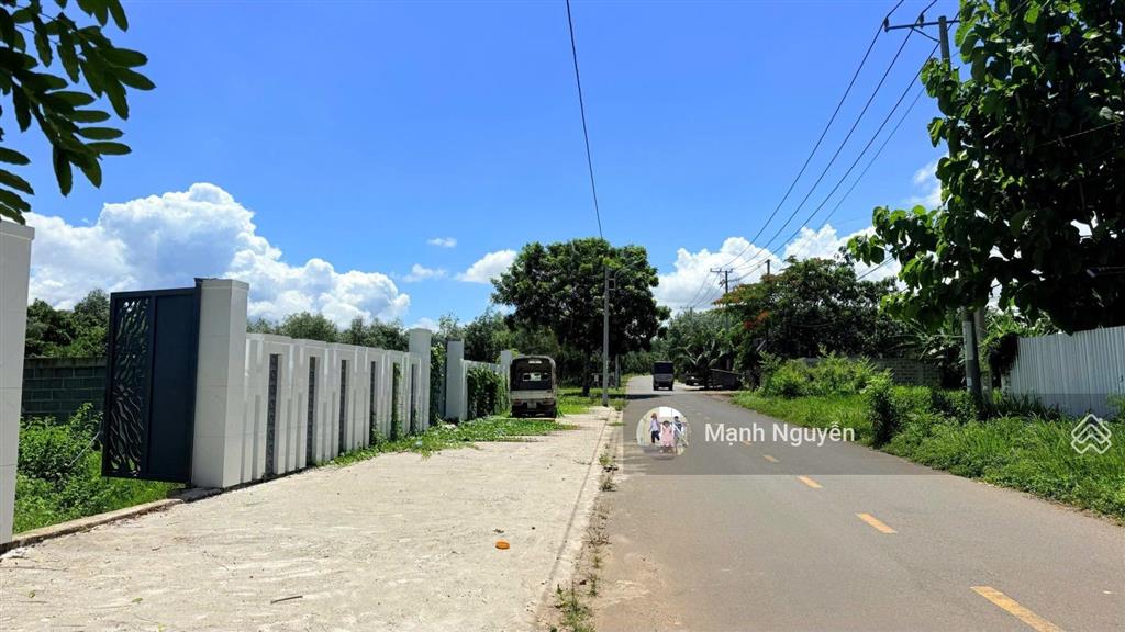 Mặt tiền đường đoàn trung còn  thị trấn đất đỏ  cách tỉnh lộ 52 chỉ 50m dt 654m2 12.5m x 52,8m