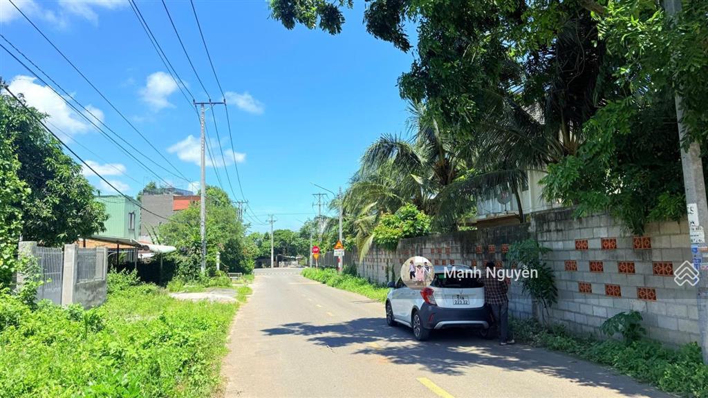 Mặt tiền đường đoàn trung còn  thị trấn đất đỏ  cách tỉnh lộ 52 chỉ 50m dt 654m2 12.5m x 52,8m