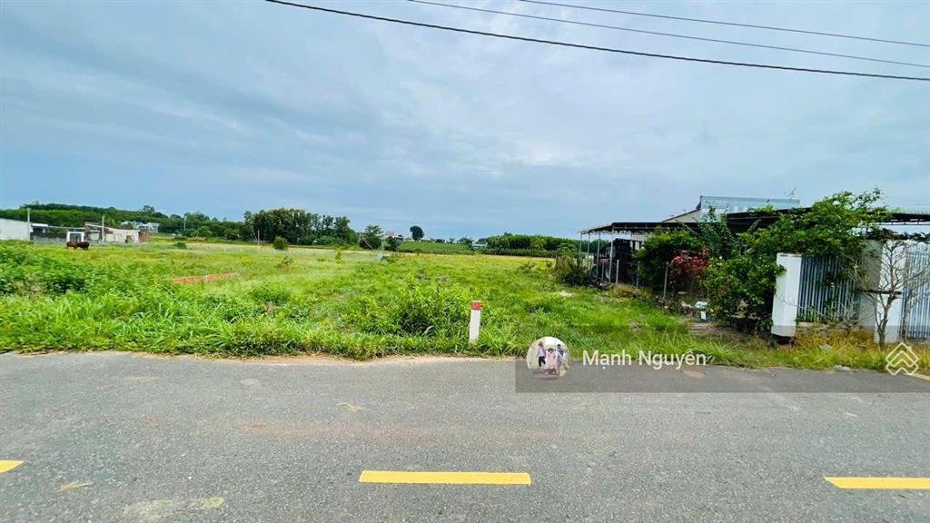 Ngộp gấp làm nhà vườn thì quá đẹp anh chị ơi. gần biển phước hải  xã đất đỏ  tp hcm