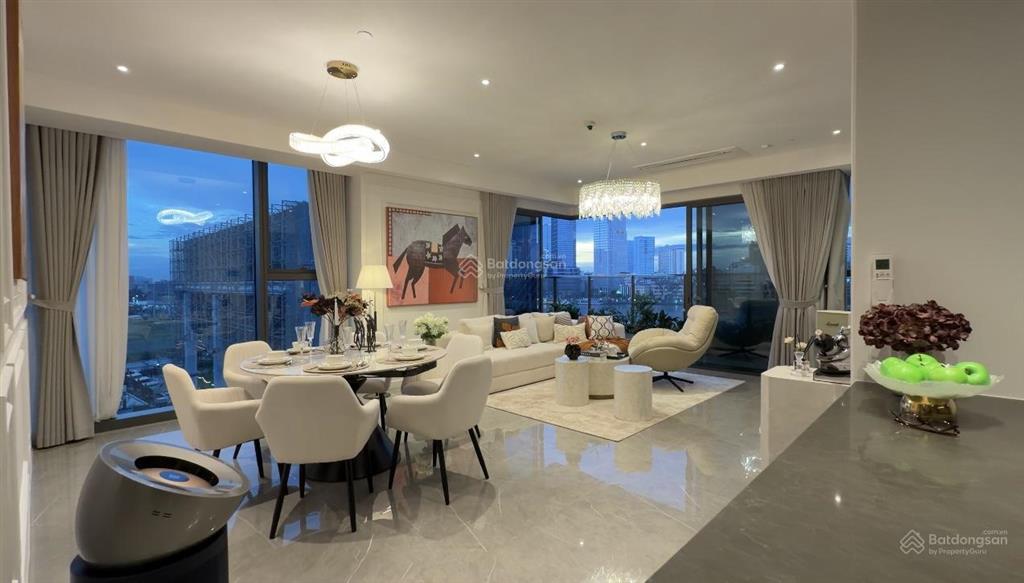 Cho thuê căn hộ 4pn vinhomes golden river, view sông sài gòn, bitexco cực đẹp, nội thất cao cấp
