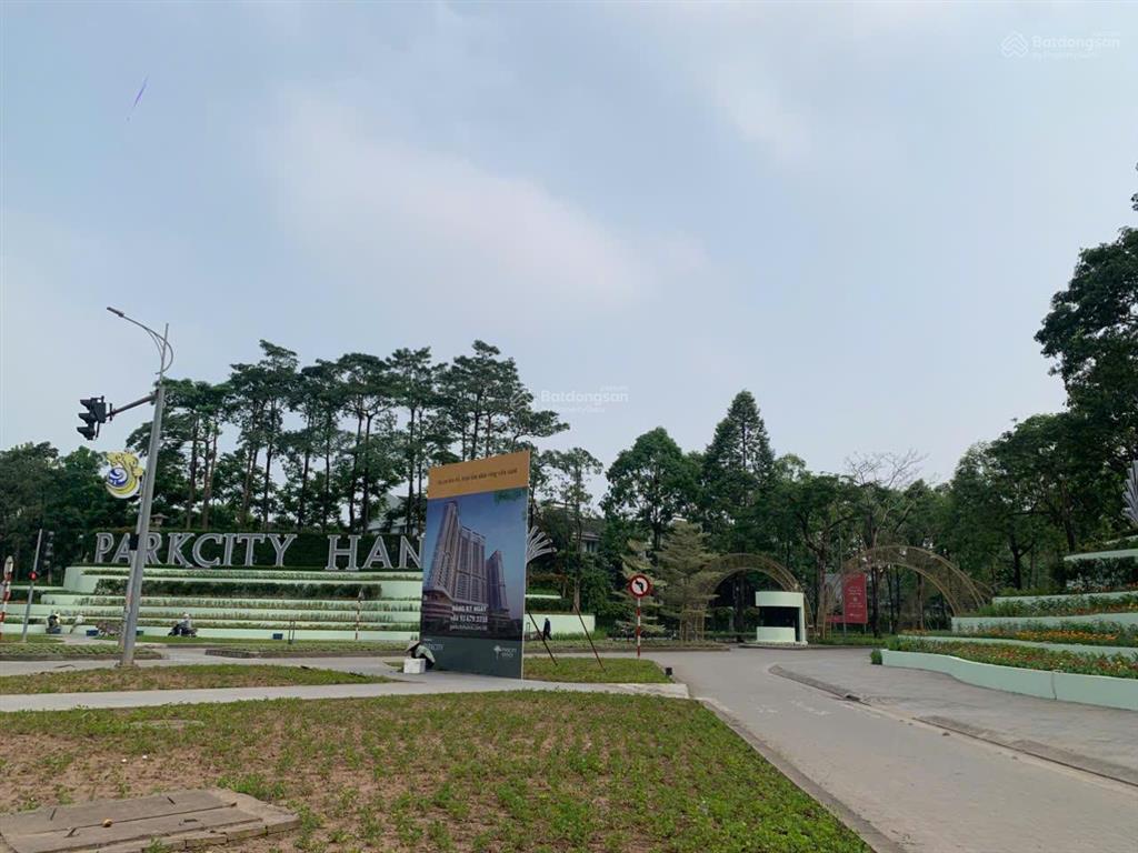 Chính chủ bán 54 m đất lô góc 3 mặt thoáng kinh doanh ô tô tránh  gần mặt phố lê trọng tấn 13,6 tỉ