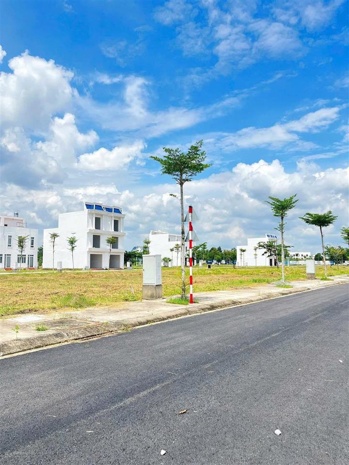 Alana city xuất hiện 1 lô siêu phẩm kế góc rẻ hơn thị trường 350 triệu.  0968 481 ***