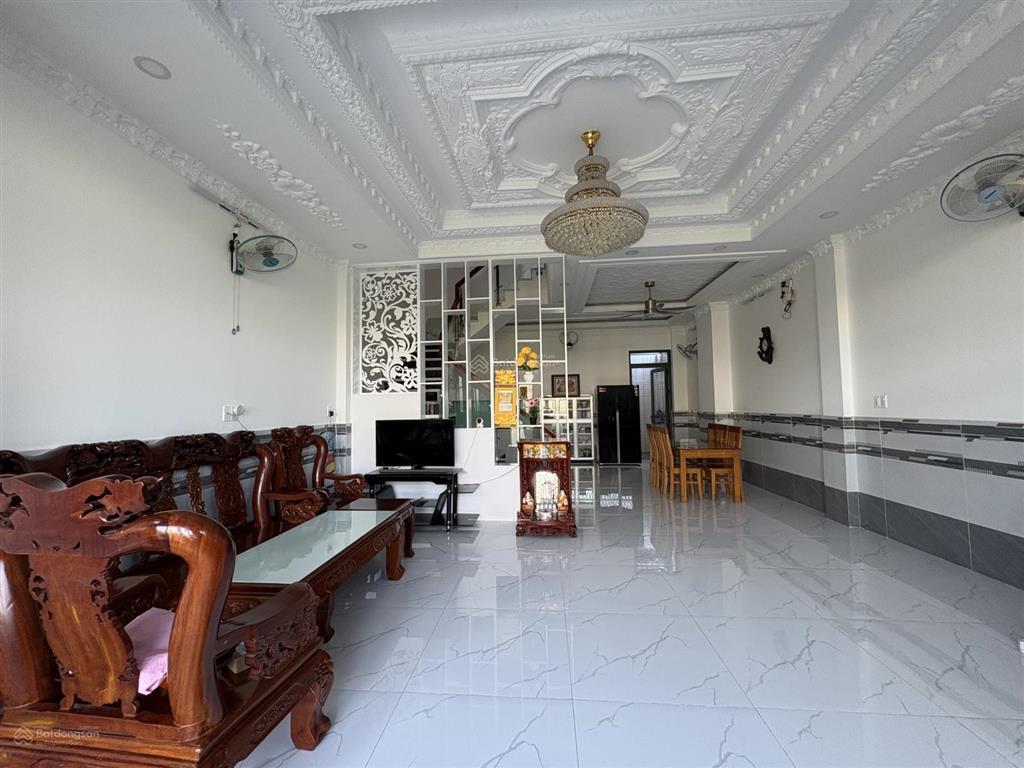 Bán nhà 3 lầu sân thượng 6m x 13,5m