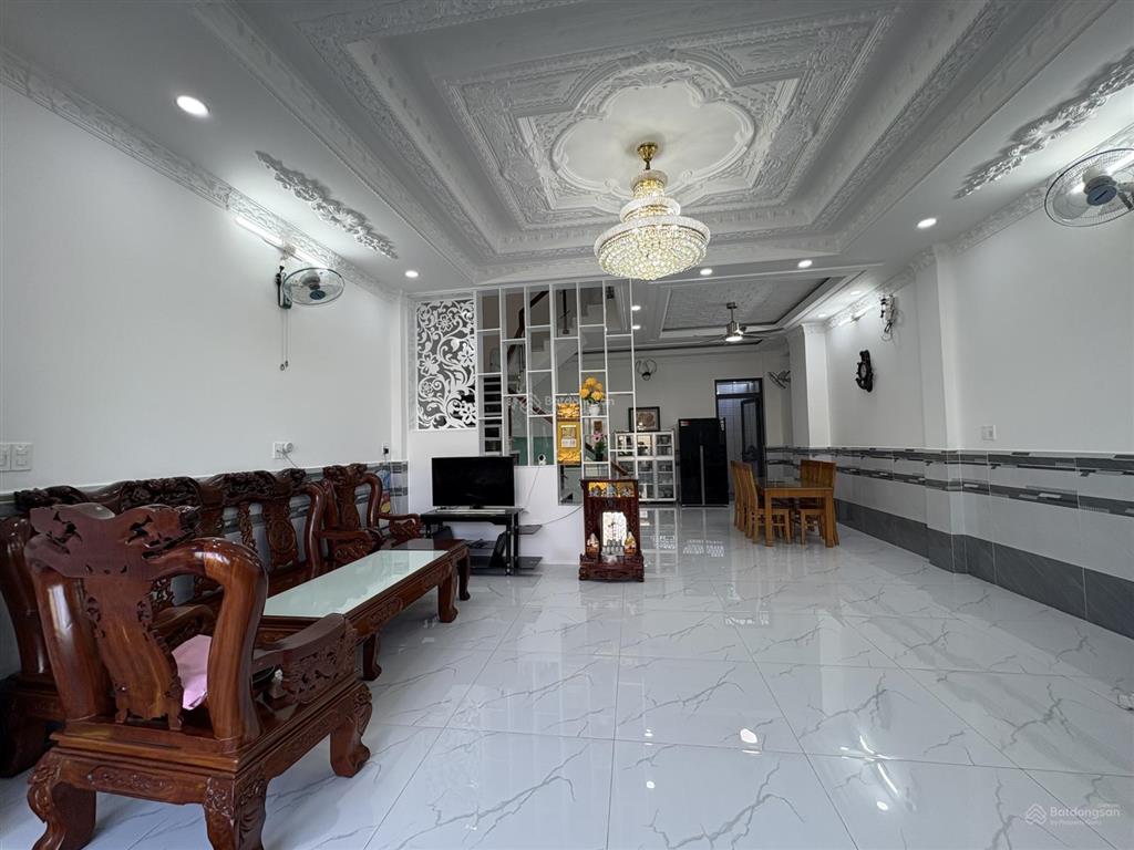 Bán nhà 3 lầu sân thượng đường lê văn lương