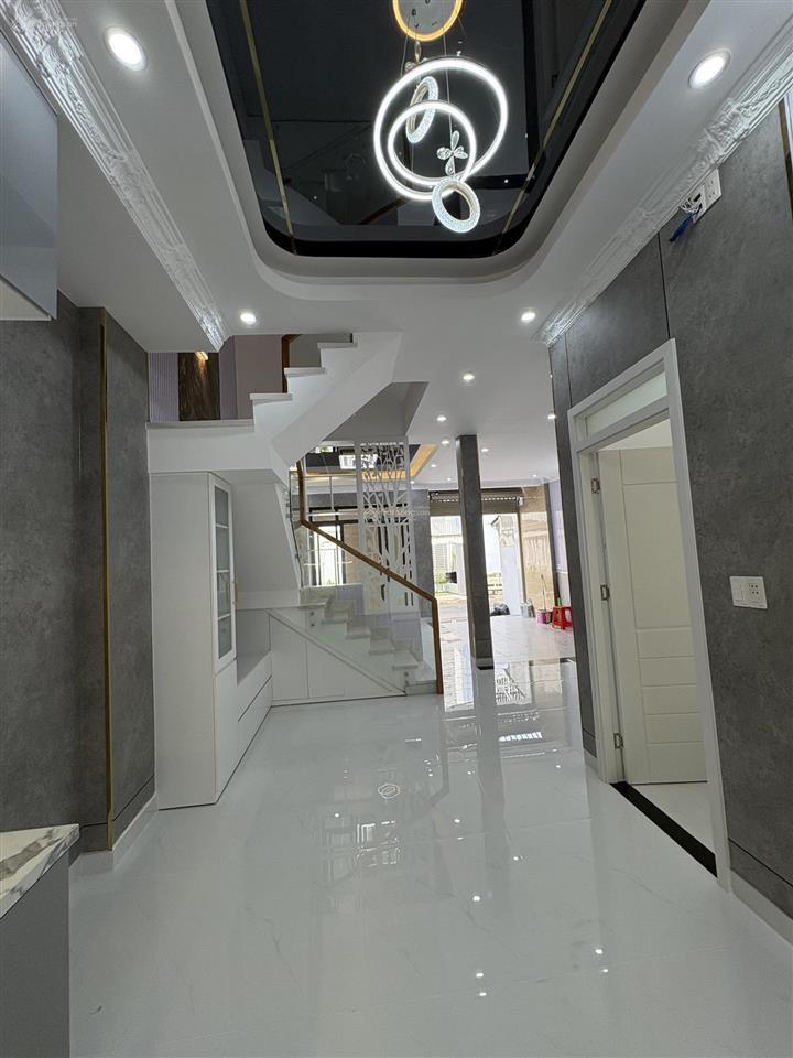 Bán nhà mới 100% đường lê văn lương. xã phước kiển