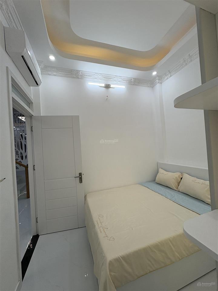 Bán nhà 3 lầu sân thượng. hẻm 1181