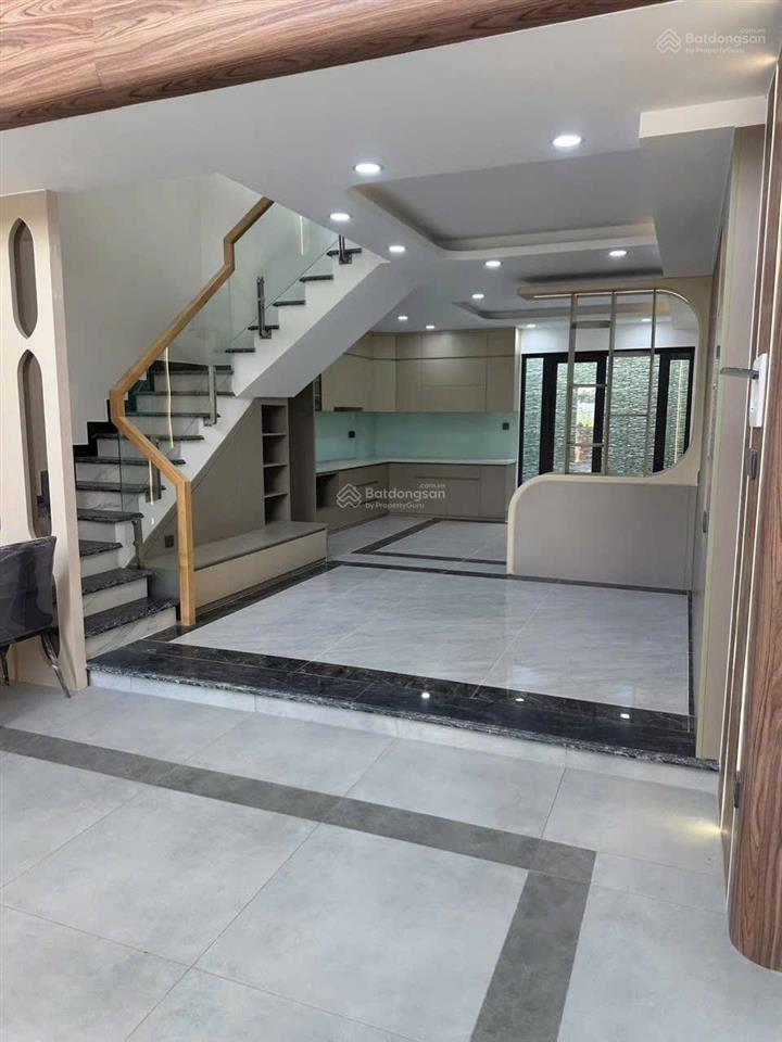 Bán nhà mới 4 lầu sân thượng 5 x 16
