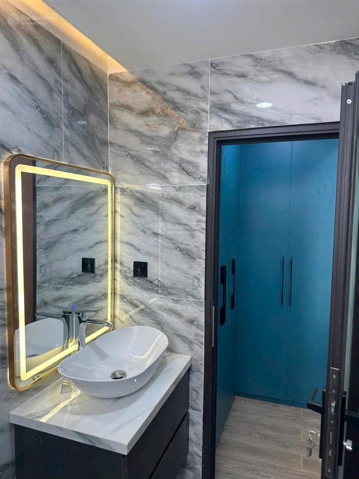 Bán nhà mới 4 lầu sân thượng 5 x 16