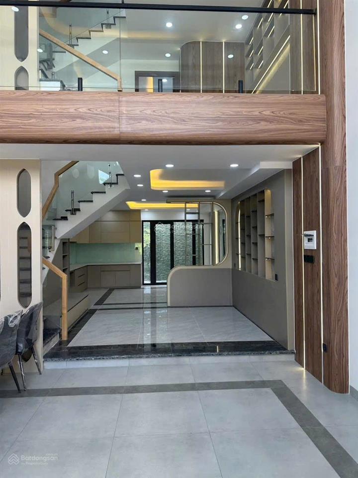 Bán nhà mới 4 lầu sân thượng 5 x 16