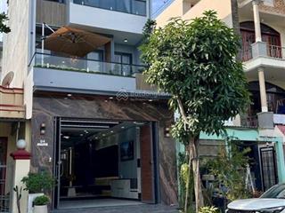 Bán nhà mới 3 lầu sân thượng 5m x 18m