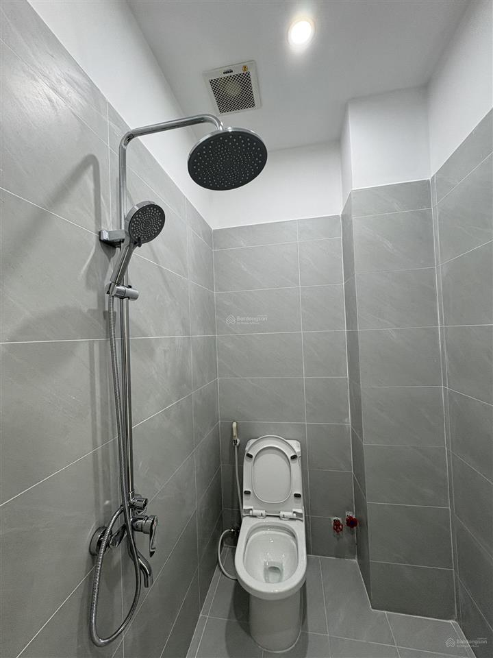 Bán nhà 3 lầu sân thượng 6.4m x 13.5m