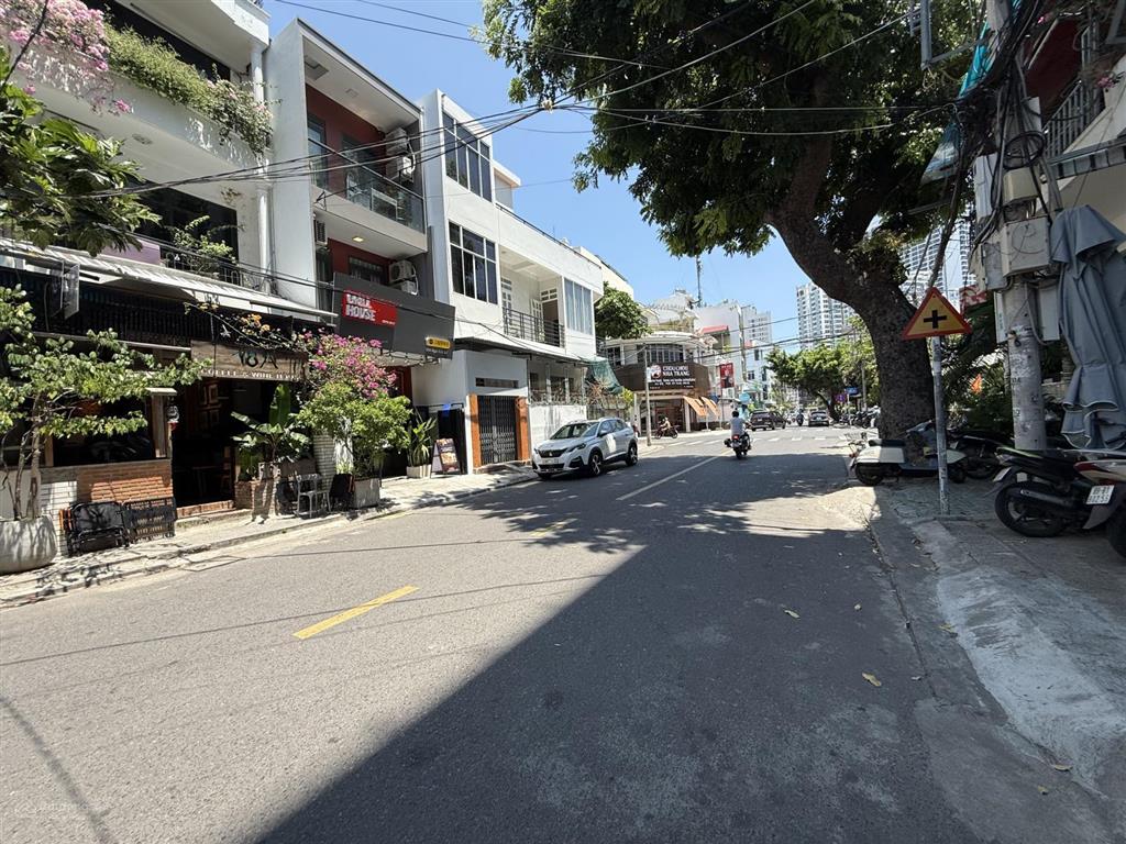 Bán nhà mặt tiền kề góc ngô đức kế và hồng bàng  nha trang  cách biển chỉ 800m