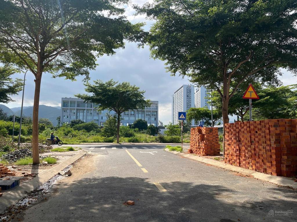 Cần bán lô đất kđt mipeco nha trang mặt đường số 6, gần chung cư 27 tầng