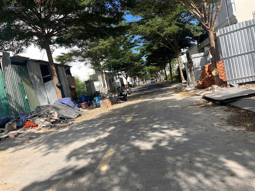 Cần bán lô đất kđt mipeco nha trang mặt đường số 6, gần chung cư 27 tầng