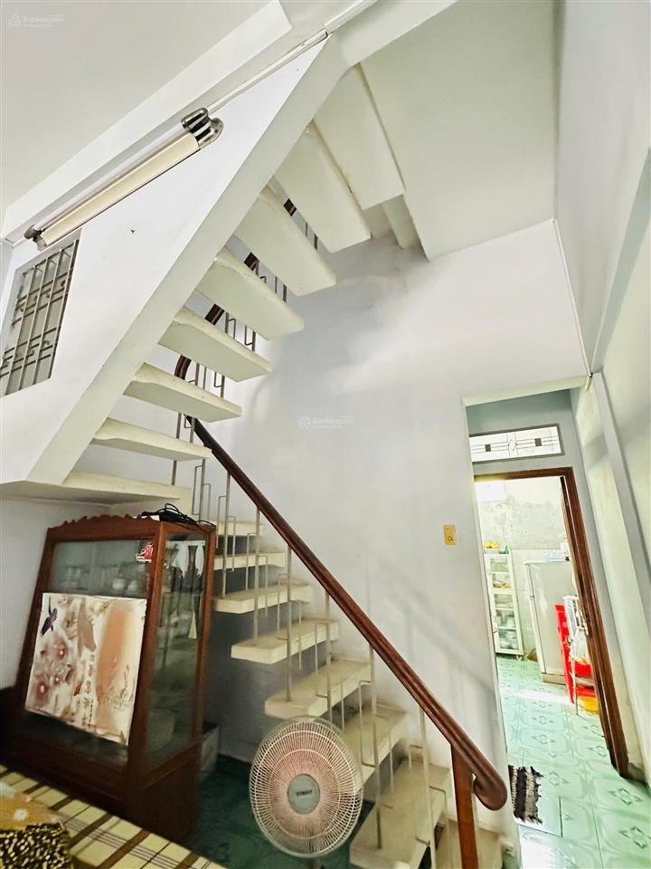Bán nhà 3,5 tầng mặt tiền đường lạc long quân chỉ 7 tỷ 850