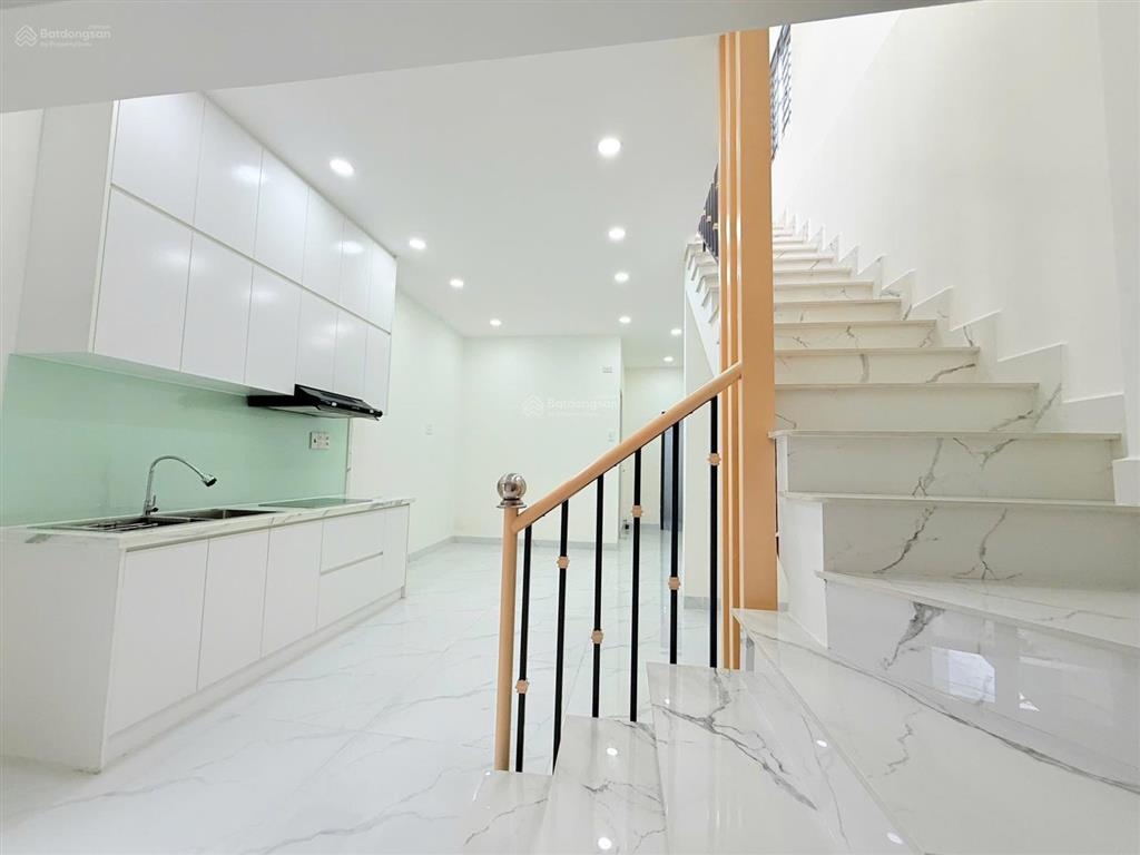 Bán căn nhà 2 tầng nhỏ xinh xinh trong lòng thành phố biển nha trang