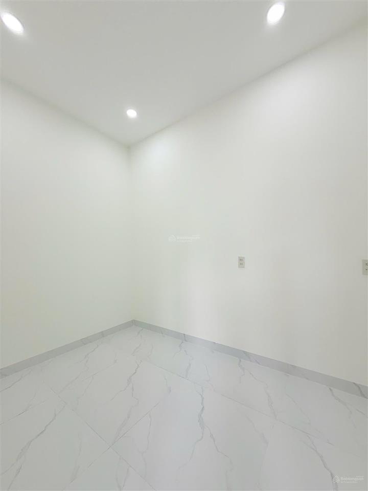 Bán căn nhà 2 tầng nhỏ xinh xinh trong lòng thành phố biển nha trang