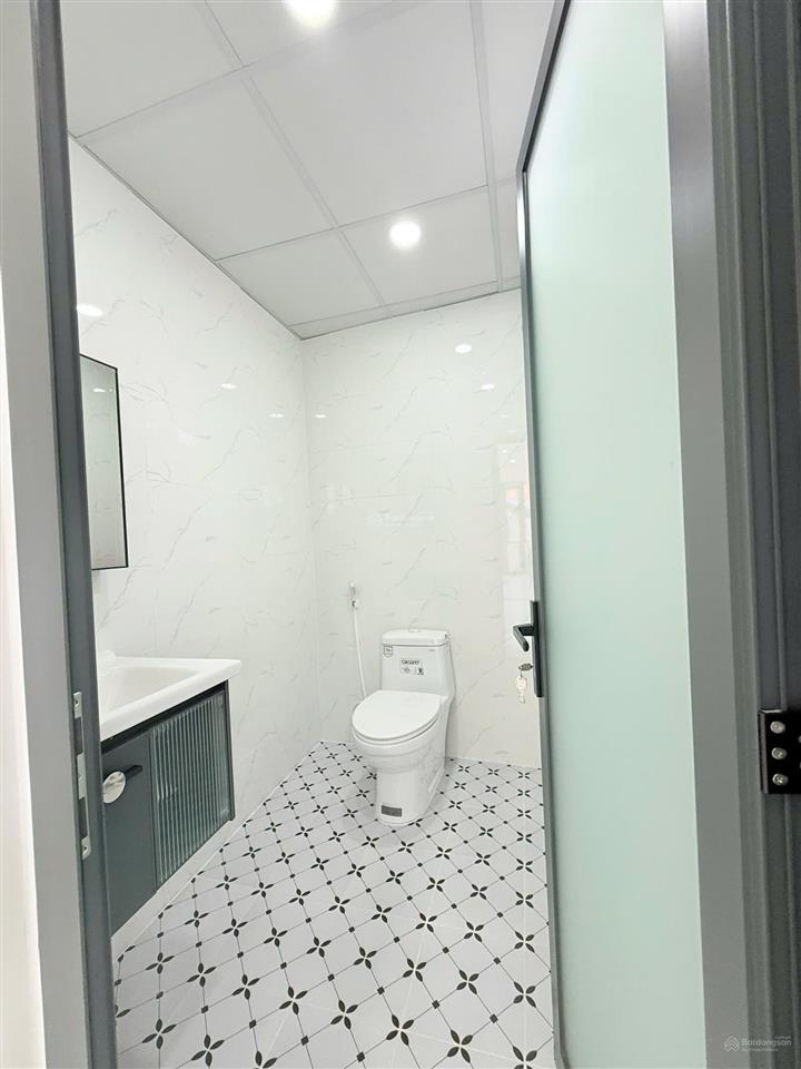 Bán căn nhà 2 tầng nhỏ xinh xinh trong lòng thành phố biển nha trang