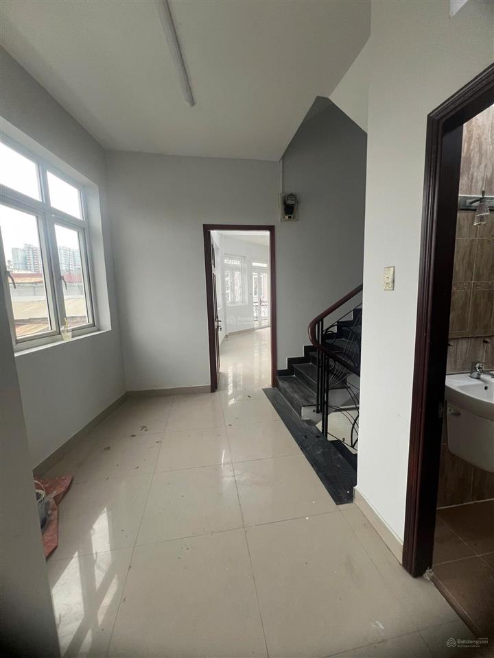 Cho thuê nhà góc 2 mặt tiền hẻm 688 hương lộ 2, nhà mới đẹp kinh doanh đa ngành nghề