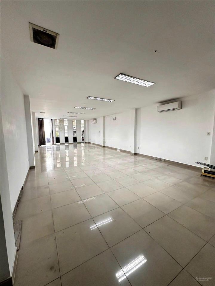 Cho thuê tòa nhà mặt tiền đường nguyễn văn tố  6 x 25 hầm 4 lầu 55tr