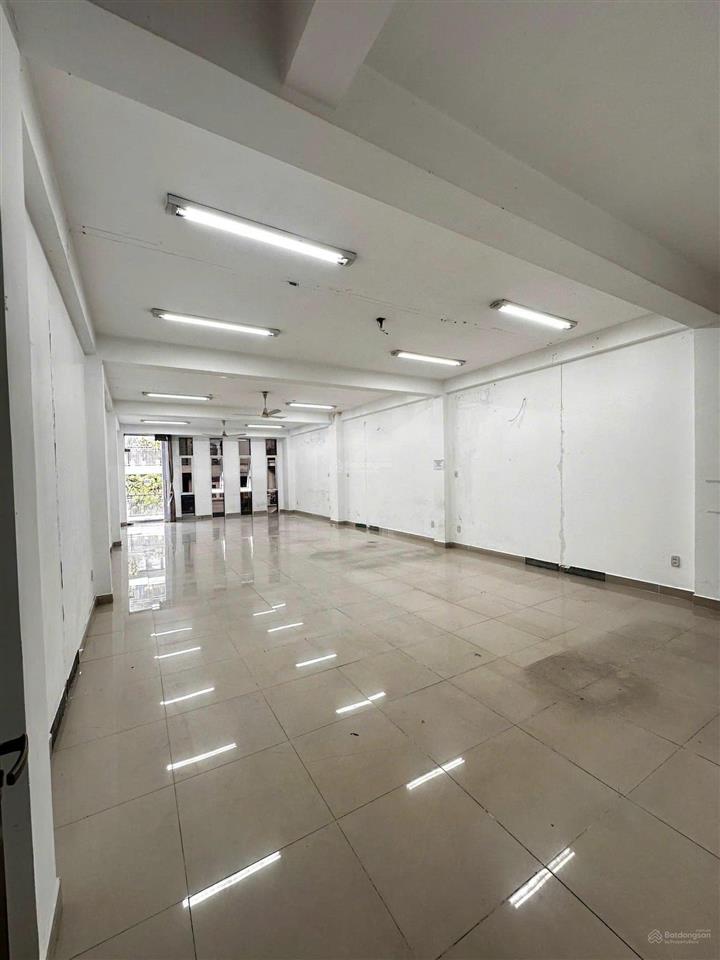 Cho thuê tòa nhà mặt tiền đường nguyễn văn tố  6 x 25 hầm 4 lầu 55tr