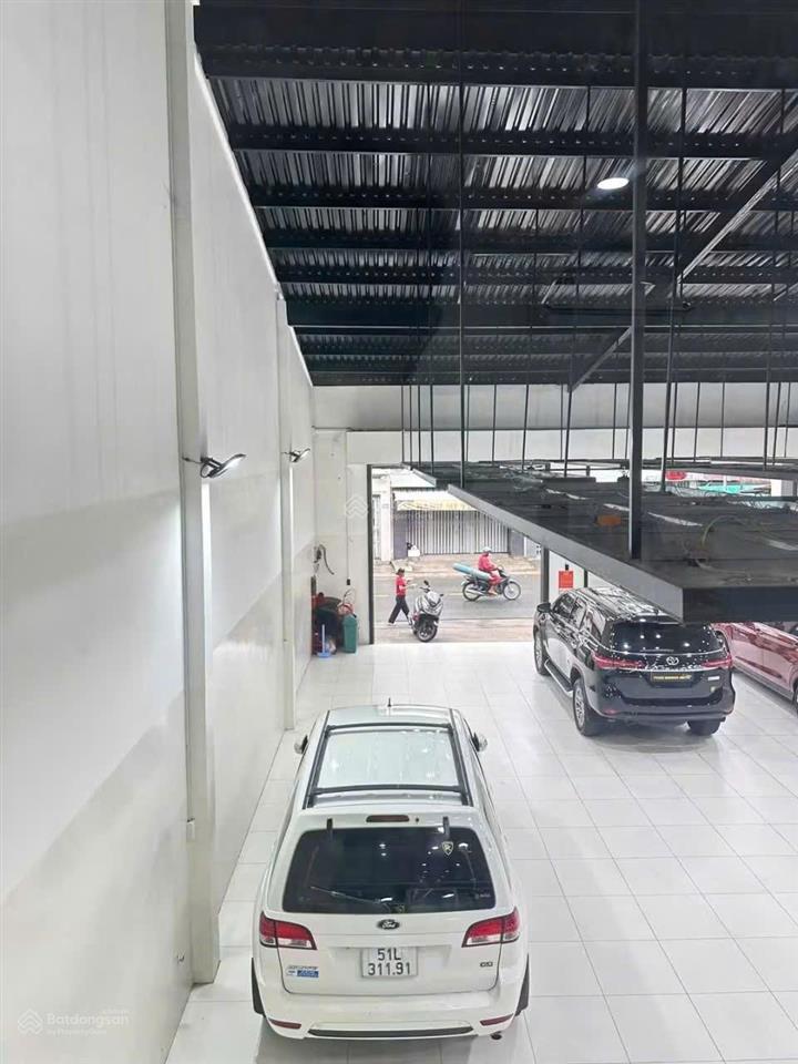 Mt thạch lam ngay chung cư 10,5x22m trệt lửng đẹp giá 40tr !!!