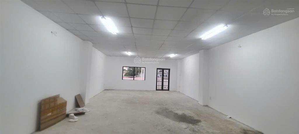 Toà nhà tân phú 8*20m hầm 6 tầng thang máy giá 35tr
