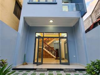 Bán nhà 2 mê nguyễn gia trí vị trí kẹp lối thoát hiểm