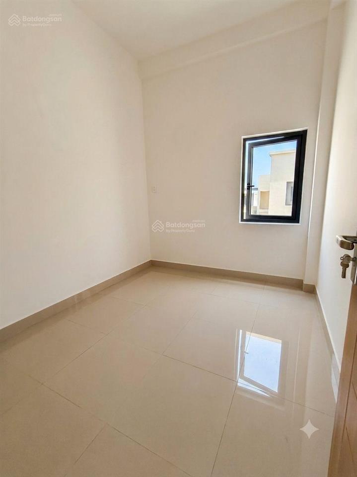 Bán nhà 2 mê nguyễn gia trí vị trí kẹp lối thoát hiểm