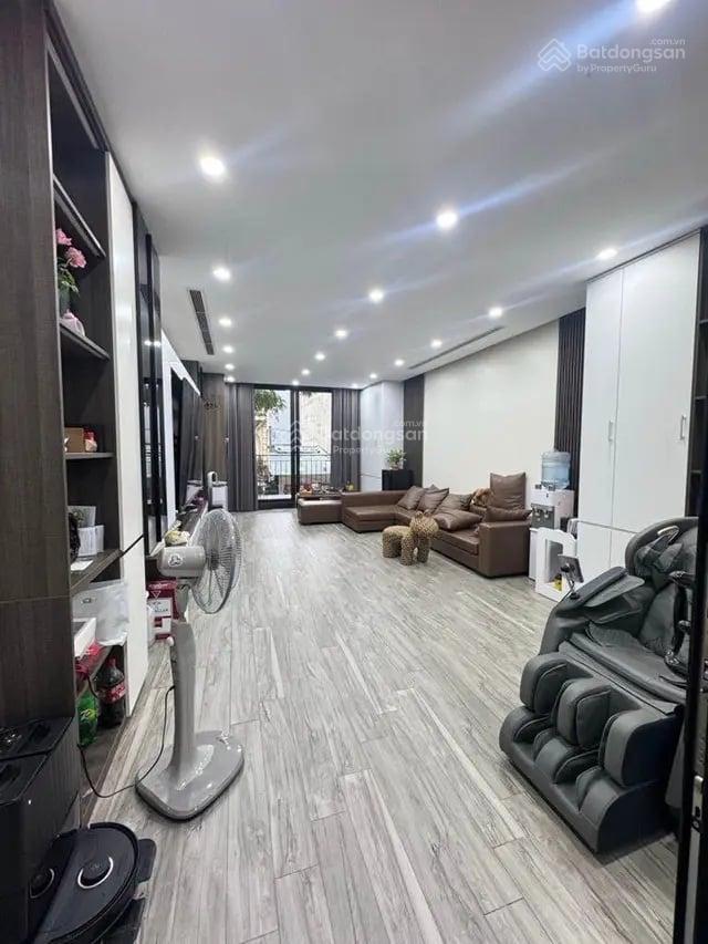 Bán nhà văn quán 80m2, 5 tầng  vỉa hè  ô tô  kinh doanh. 18.3 tỷ