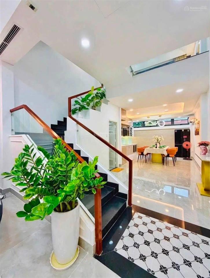 Bán nhà kinh doanh ngay tt19 văn phú 106m2, ô tô, vỉa hè, 32,5 tỷ