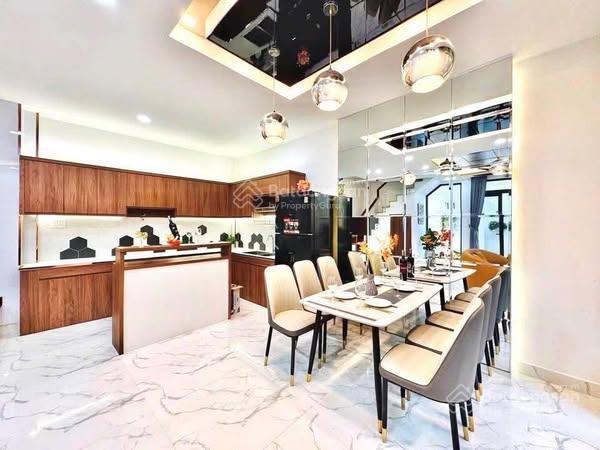 Bán nhà mặt phố hoàng sâm, vỉa hè, ô tô kinh doanh diện tích 38m2, sổ đỏ chính chủ