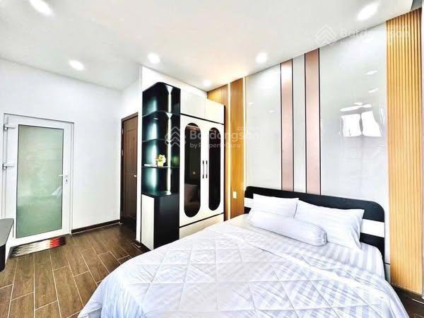 Bán nhà mặt phố hoàng sâm, vỉa hè, ô tô kinh doanh diện tích 38m2, sổ đỏ chính chủ
