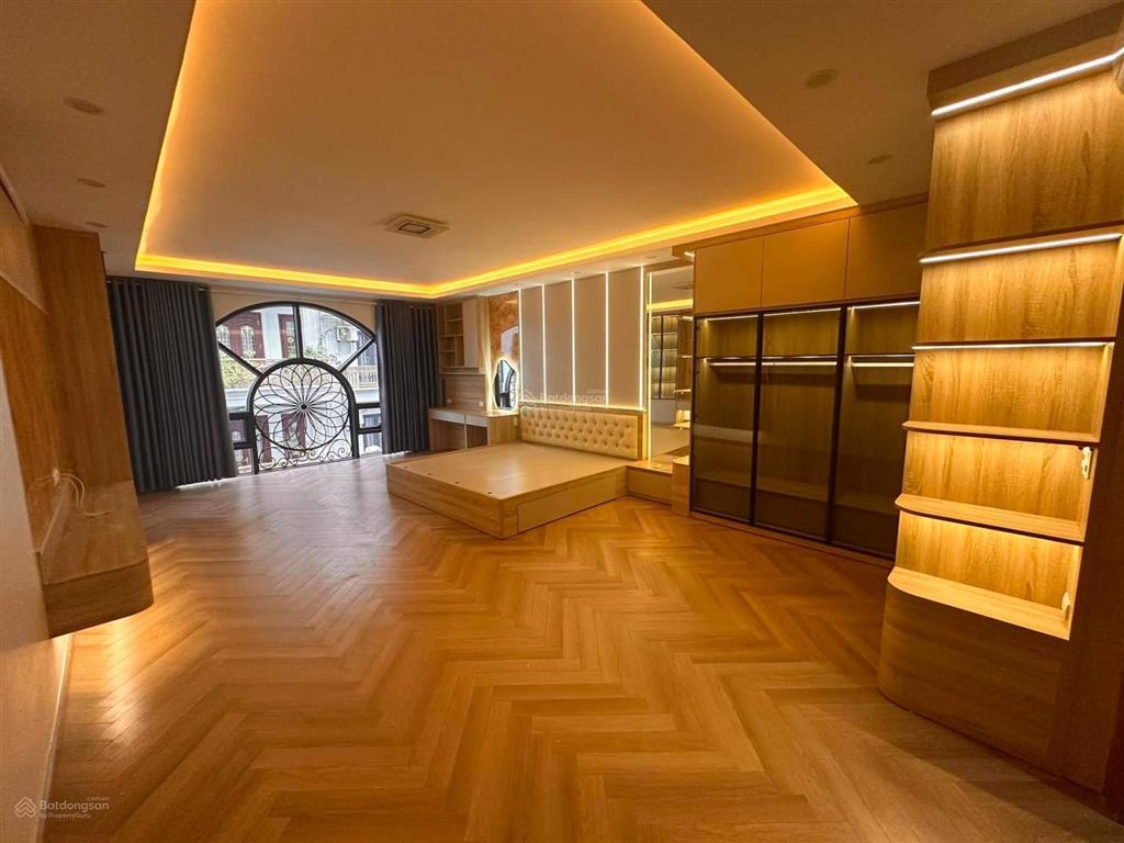 Bán liền kề 4 tầng tại kđt văn phú với gara ô tô và mặt tiền 4.5m 68m2