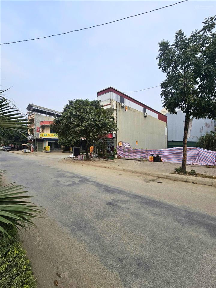 Chính chủ cần bán lô đất mặt ql21 phố sơn đông, cổ đông, 185.2m2 giá 57,2tr/m2 3 xe tải tránh