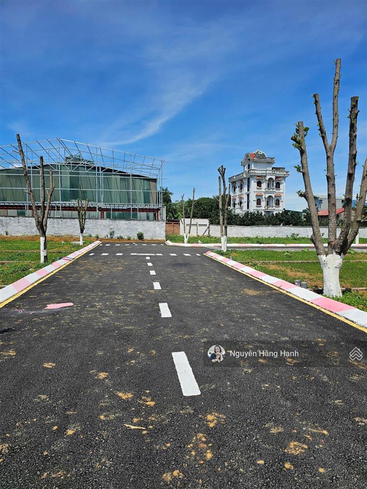 Bán gấp lô hoa hậu giá rẻ lại thượng gần đh fpt 65m 2ty215 thông tứ tung 2 ôtô tránh tìm khách thật