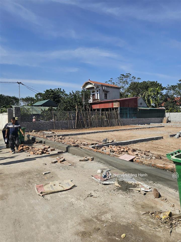 Cần bán lô đất bãi dài 95m nhỉnh 4 tỷ sát xanh villas, metro 05 xây ở, kinh doanh đều đỉnh