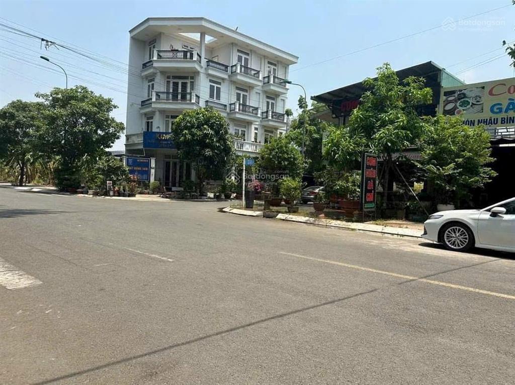 Bán đất ngay vòng xoay liên phường phú hữu q9, dt 108m ngang 6m giá 8,8 tỷ sổ cá nhân  0906 860 ***