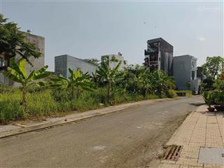 Giá đầu tư hẻm 160 đường 1 phường long trường ,thủ đức dt 75,6m giá 3,7 tỷ đường thông 8m