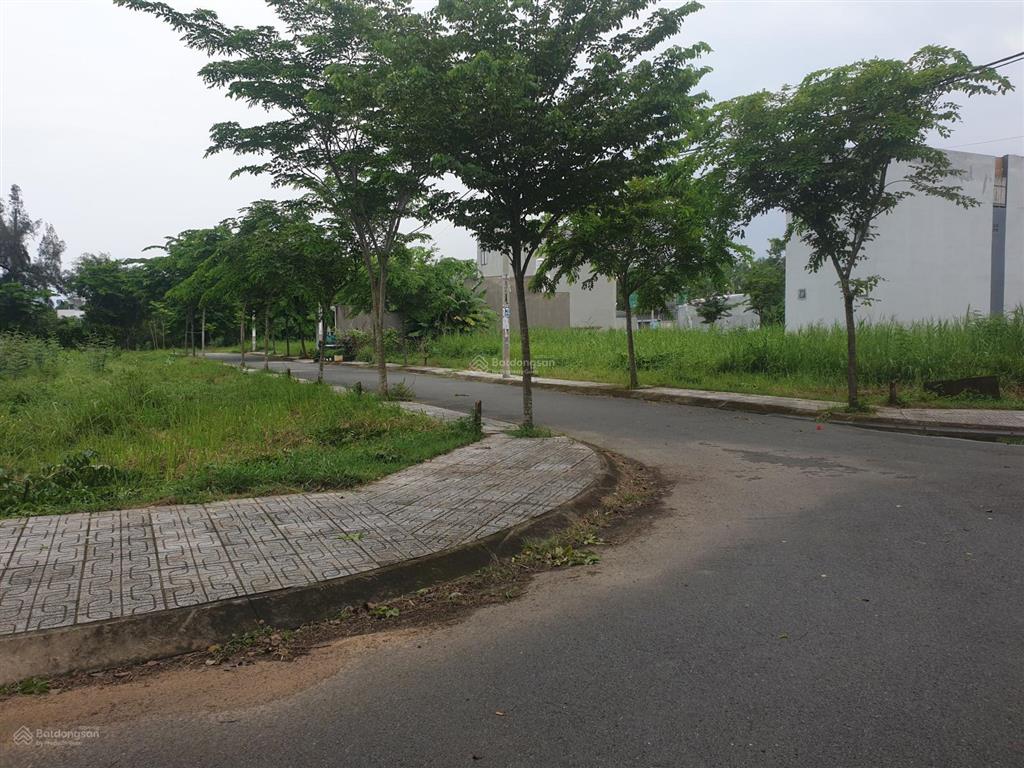 Bán đất 1/ đường trường lưu, long trường q9 dt 80m (5x16m) giá 4,59 tỷ đường 10m  0906 860 ***